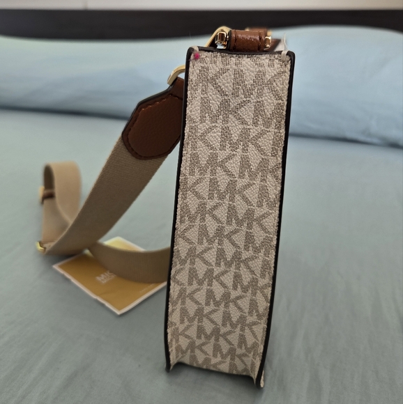 Michael Kors Beige and Brown Women's Bag - Picture 3 of 4